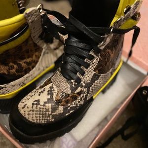 Cape Robbin woman boots